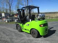 FORKLIFT NEW VIFT FG30L 6,500lbs forklift SN 04737S equipped with NISSAN 4 cyl gasoline / LPG