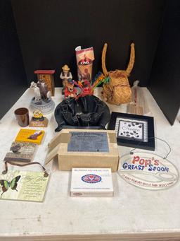 Deer items and mixed lot